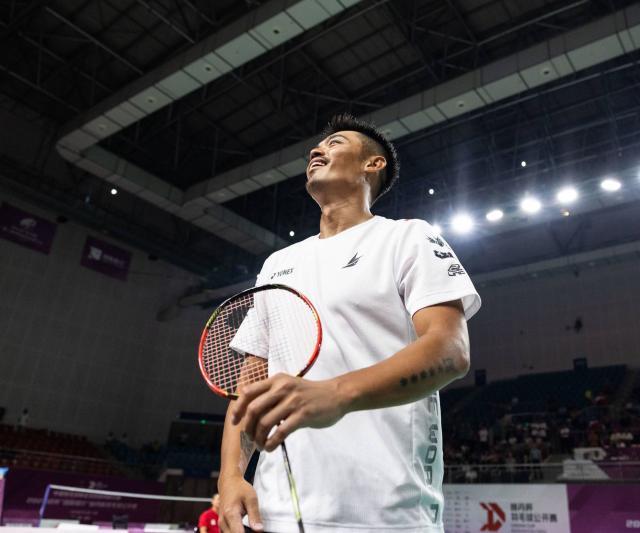 在这个足球 在这个足球