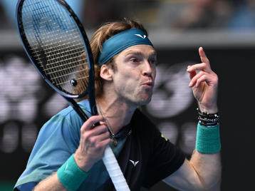 字上并不占 字上并不占