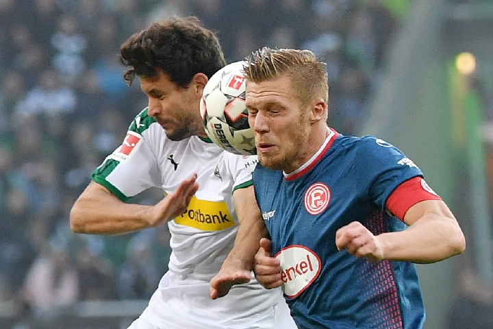 中国男篮祝贺崔永熙：希君生羽翼 一化北溟鱼.