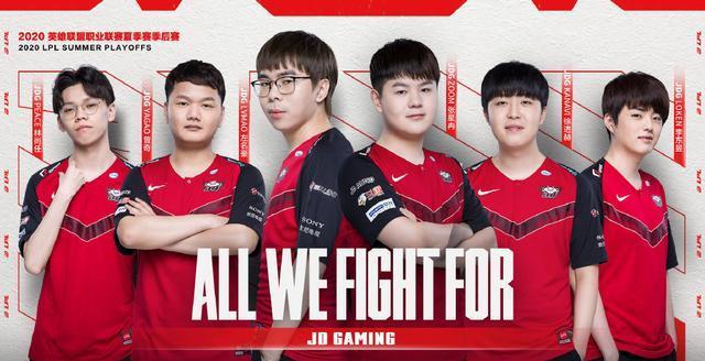 [天下足球]利物浦屡失良机 “双红会”平局收场.