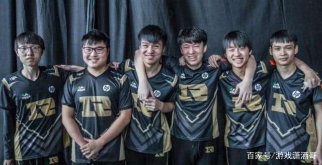 格里姆斯比镇违规风波：淘汰曼联后为何遭罚？