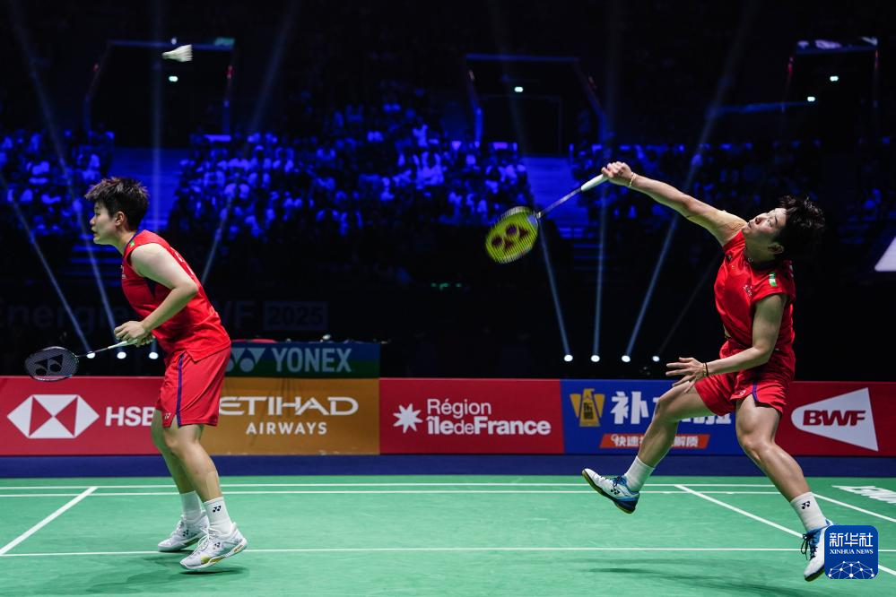 红土新天后!高芙2-1逆转萨巴伦卡首夺法网女单